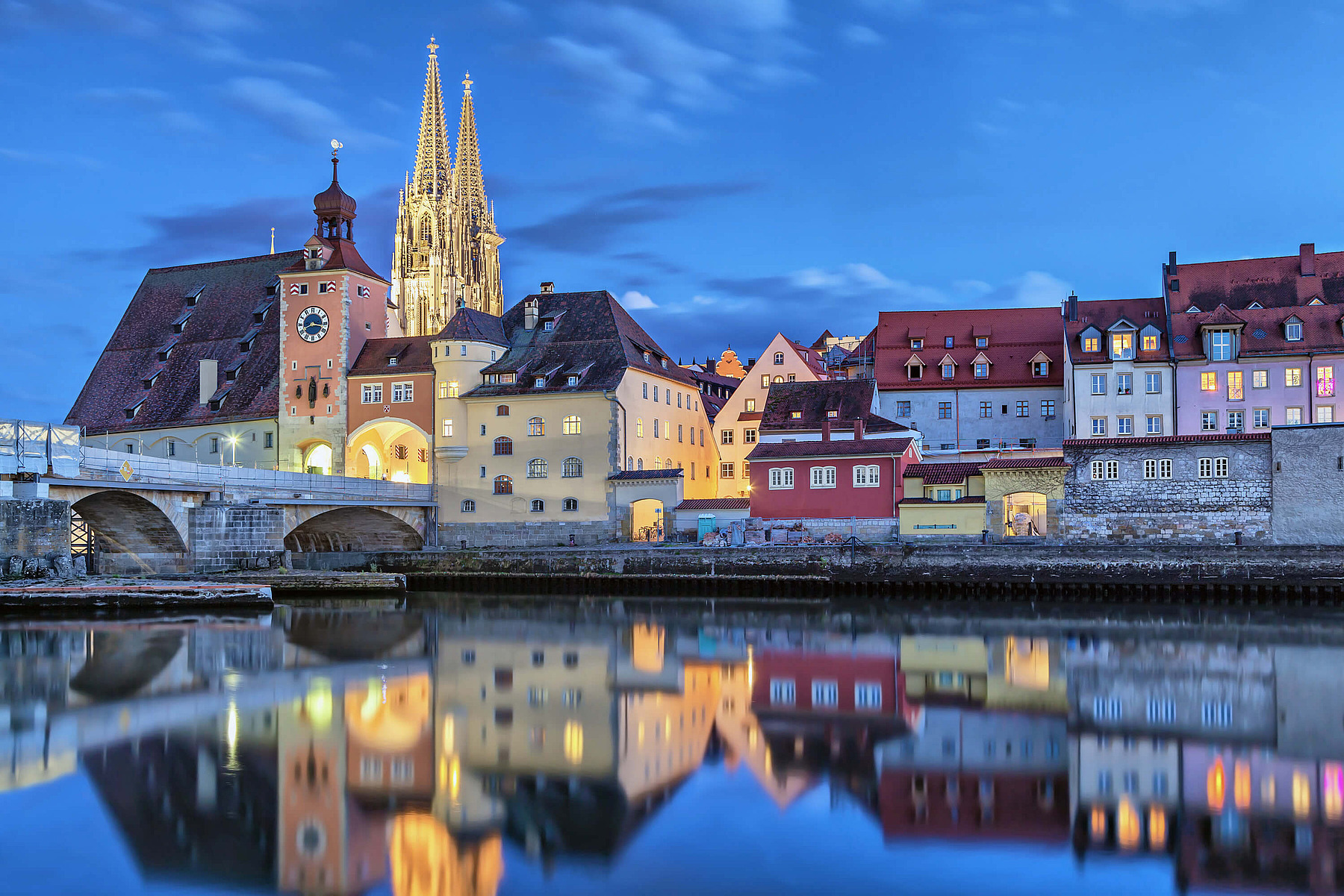 Zeitarbeit in Regensburg – Top-Personal für Unternehmen & attraktive Jobs für Bewerber.