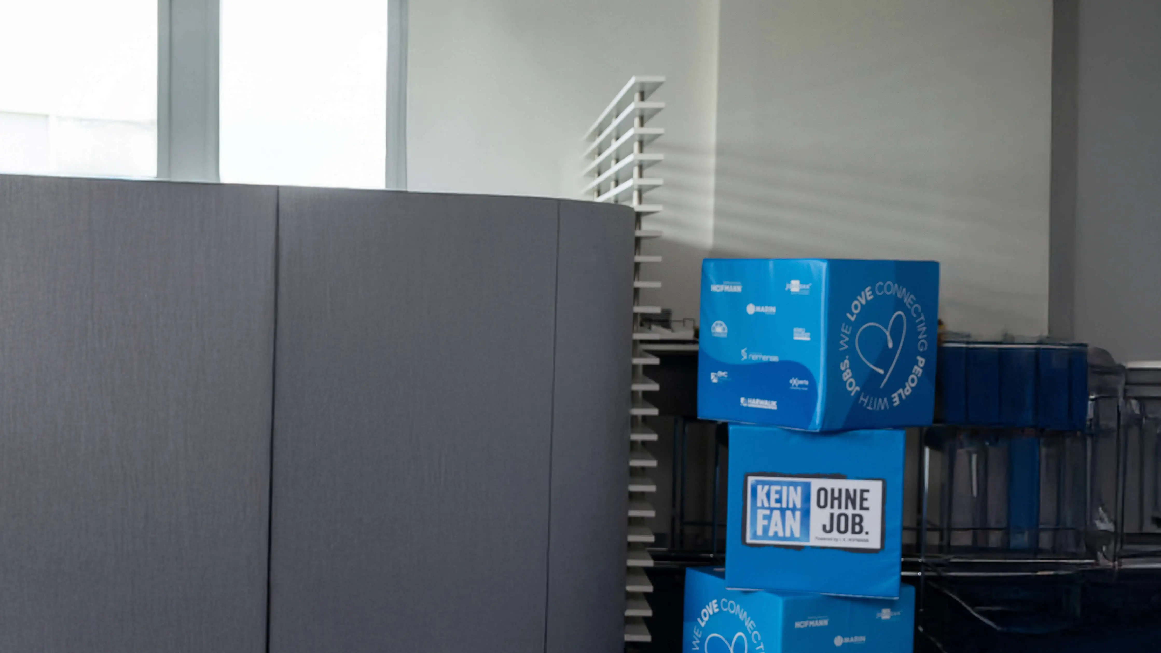 Hintergrundbild - Jahrzehntelange Erfahrung macht uns stark.