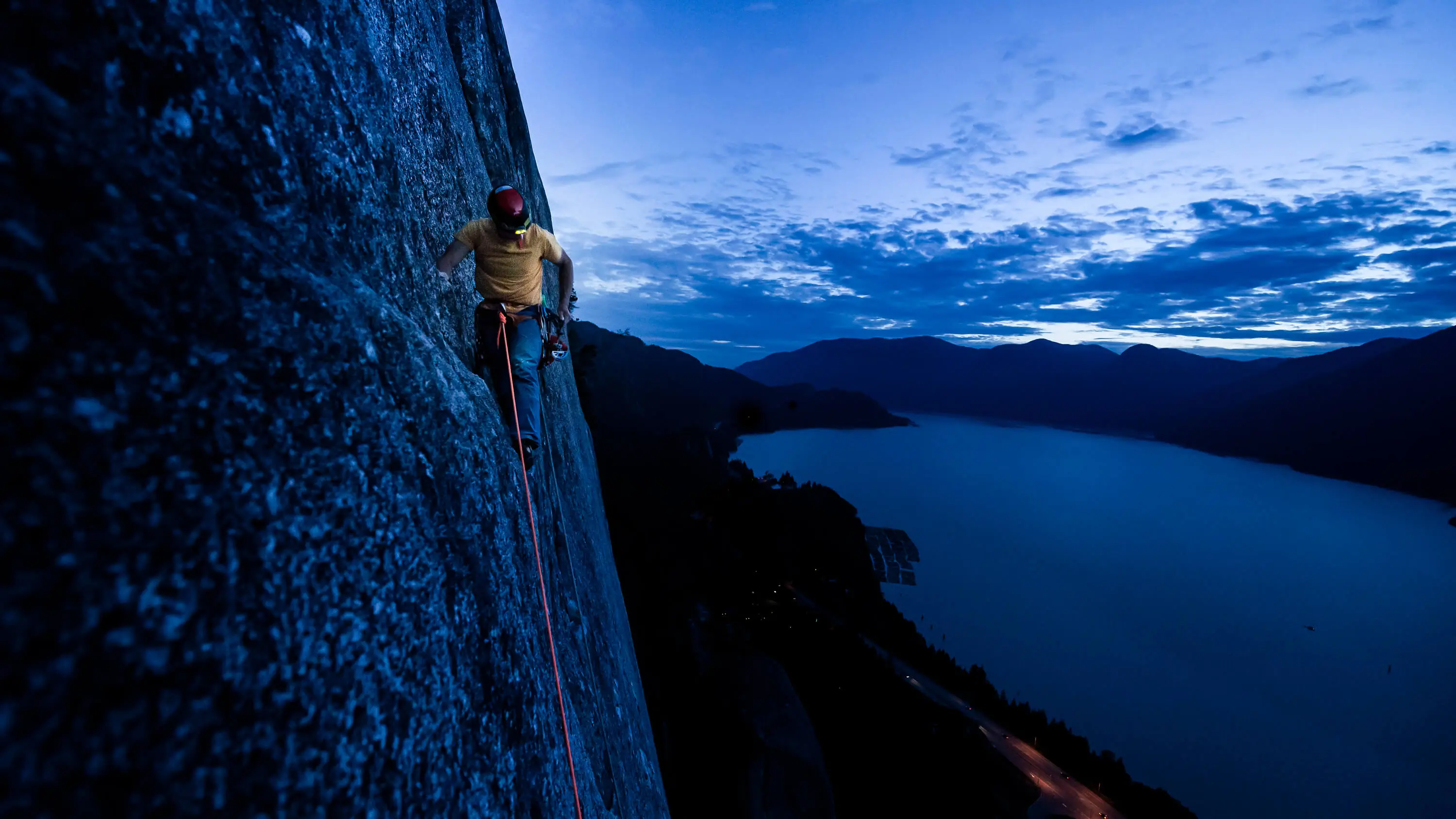 Hintergrundbild - Mit uns hoch hinaus! Adidas