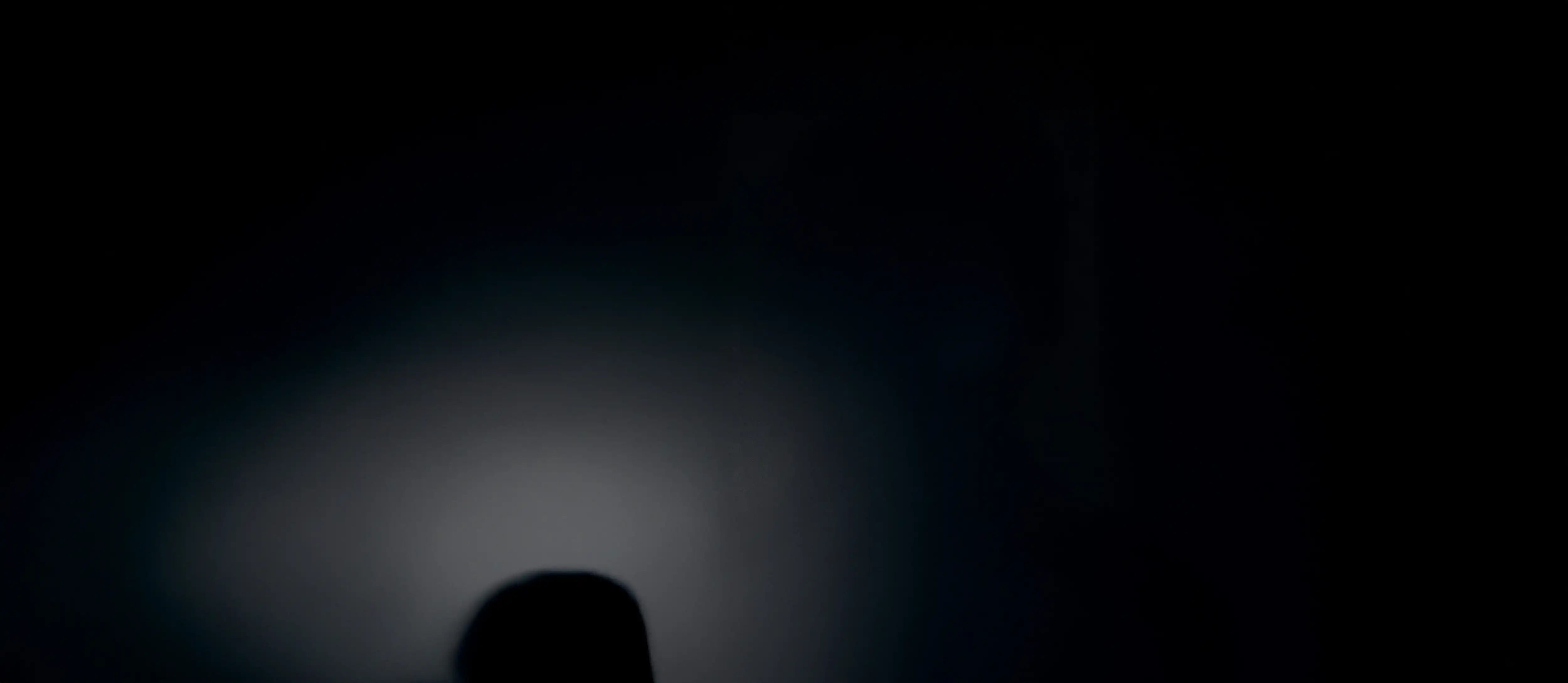 Hintergrundbild - Was KI allein nicht kann. Und Menschen allein nicht schaffen.